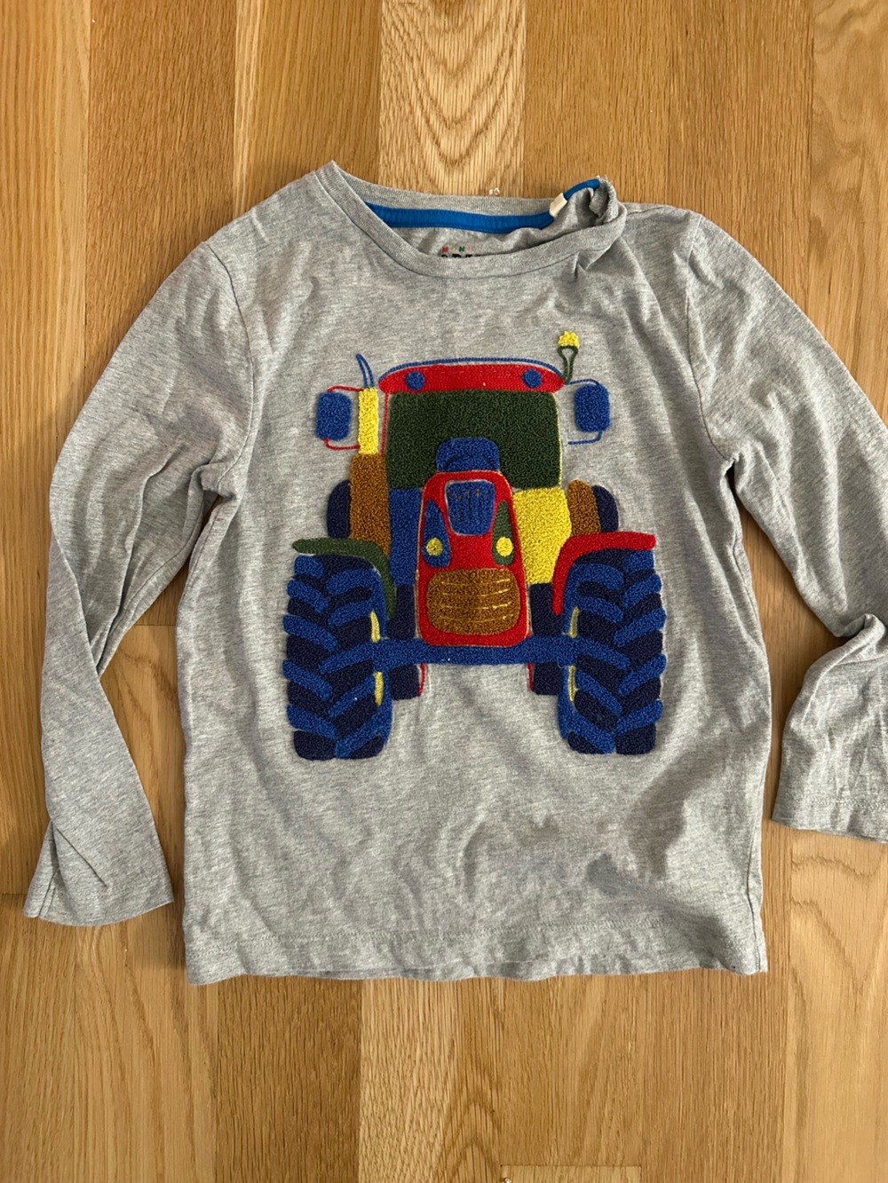 Boden Gray Kids Long-Sleeve Shirt with Colorful Tractor Graphic. 5-6Y